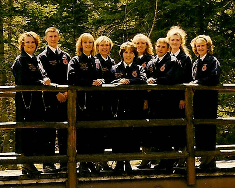 1999-2000 Wyoming FFA State Officer Team Photo